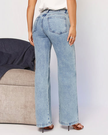 JEAN MUJER BOTA RECTA TIRO ALTO COLOR AZUL CLARO SILUETA SEMIAJUSTADA