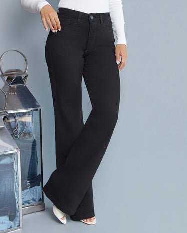 JEAN MUJER BOTA RECTA COLOR NEGRO SILUETA SEMIAJUSTADA