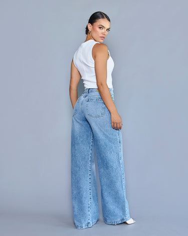 JEAN MUJER WIDE LEG COLOR AZUL MEDIO SILUETA AMPLIA