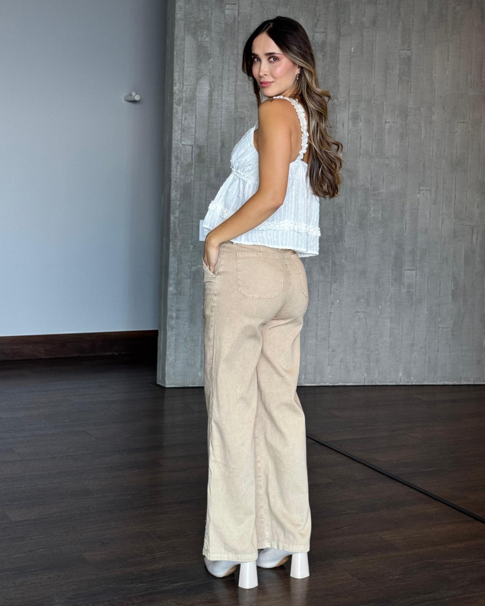 PANTALON DAMA BOTA RECTA TIRO ALTO REF. 17496