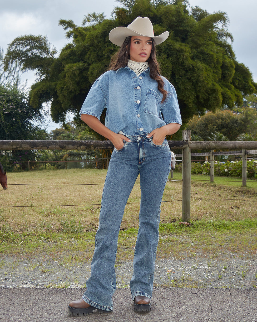 JEAN DAMA BOTA FLARE TIRO ALTO REF. 18334