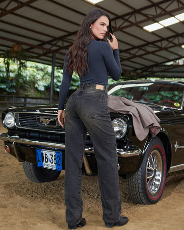 JEAN MUJER BAGGY TIRO ALTO COLOR NEGRO SILUETA AMPLIA