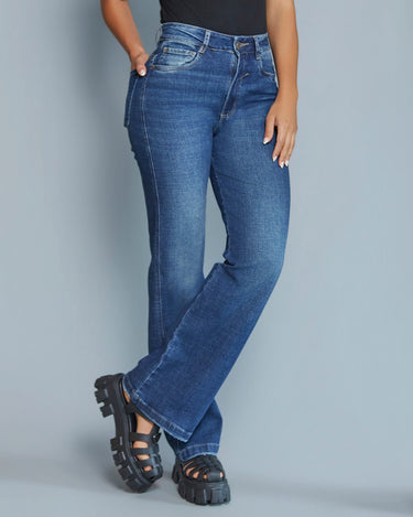 JEAN MUJER BOTA RECTA TIRO ALTO COLOR AZUL OSCURO SILUETA AMPLIA