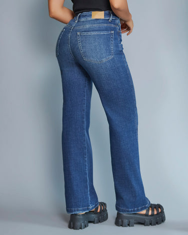 JEAN MUJER BOTA RECTA TIRO ALTO COLOR AZUL OSCURO SILUETA AMPLIA