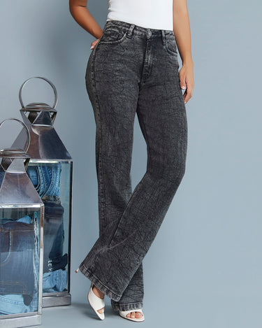 JEAN MUJER BOTA RECTA TIRO ALTO COLOR GRIS SILUETA SEMIAJUSTADA