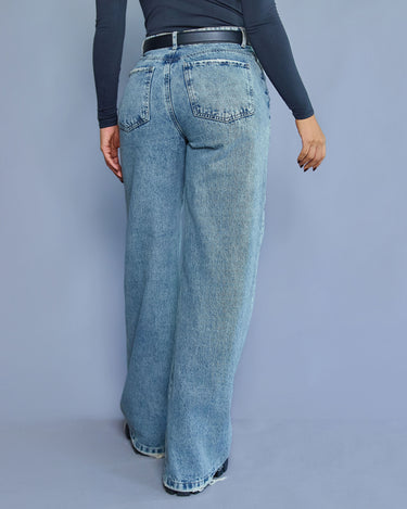 JEAN MUJER WIDE LEG TIRO ALTO COLOR AZUL CLARO SILUETA AMPLIA