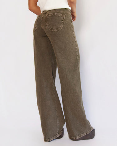 JEAN MUJER WIDE LEG TIRO ALTO COLOR VERDE MILITAR SILUETA AMPLIA