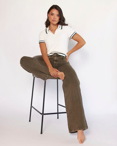 JEAN MUJER WIDE LEG TIRO ALTO COLOR VERDE MILITAR SILUETA AMPLIA