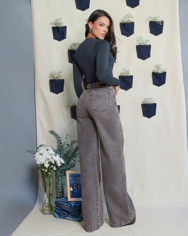 JEANS MUJER WIDE LEG TIRO ALTO COLOR GRIS SILUETA AMPLIA