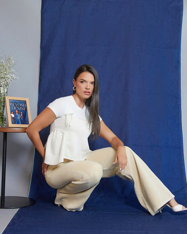 JEAN MUJER WIDE LEG TIRO ALTO COLOR ARENA SILUETA AMPLIA