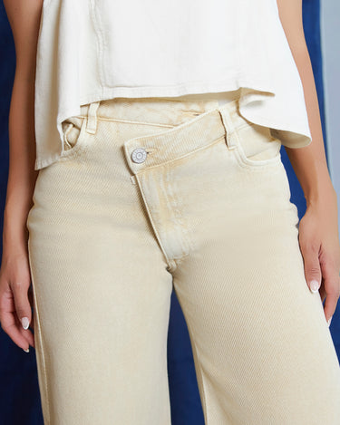 JEAN MUJER WIDE LEG TIRO ALTO COLOR ARENA SILUETA AMPLIA