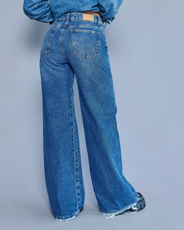 JEAN MUJER WIDE LEG TIRO ALTO COLOR AZUL MEDIO SILUETA AMPLIA