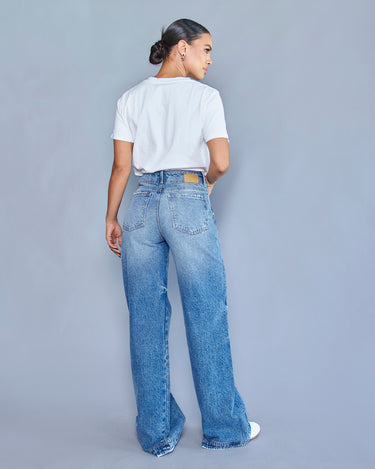 JEAN MUJER WIDE LEG TIRO ALTO COLOR AZUL MEDIO SILUETA AMPLIA