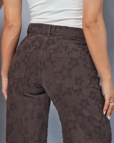 JEAN MUJER WIDE LEG TIRO ALTO COLOR CAFÉ SILUETA AMPLIA