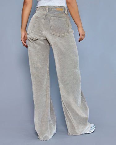 PANTALON WIDE LEG TIRO ALTO COLOR CAQUI SILUETA AMPLIA