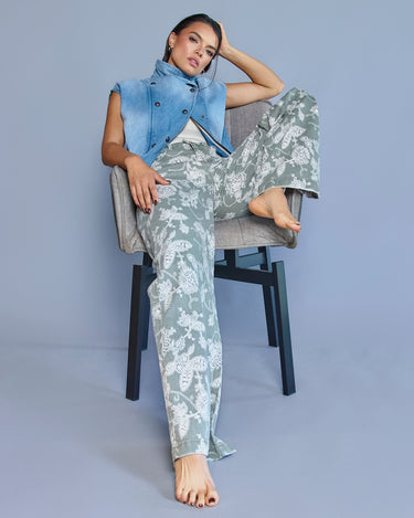 PANTALON MUJER WIDE LEG TIRO ALTO COLOR PRINT FLORAL VERDE / IVORY SILUETA AMPLIA